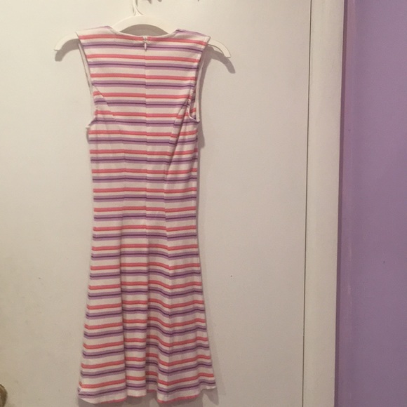 Delia’s sleeveless striped dress - Picture 3 of 3